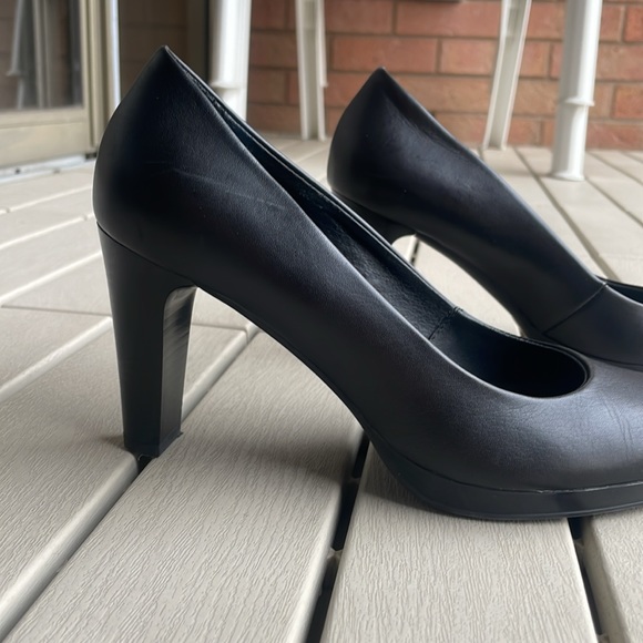 Leather pumps - Picture 4 of 9